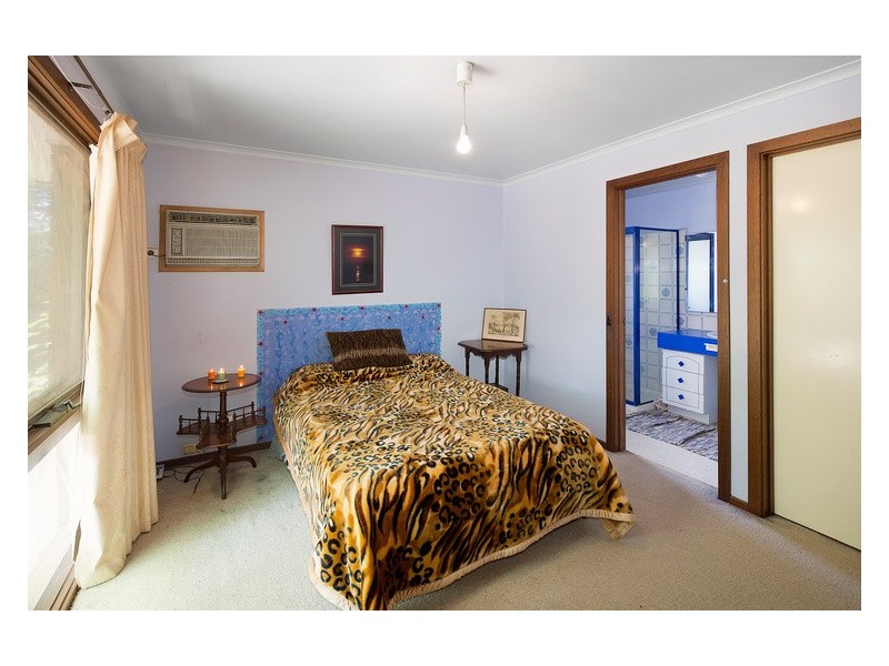 5 Ravensthorpe Crescent, Narre Warren VIC 3805