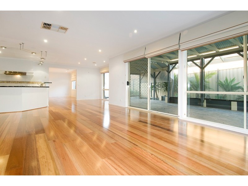 5 Buffalo Court, Berwick VIC 3806