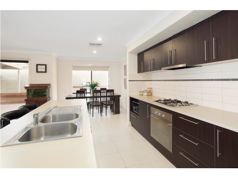 4 Daventry Court, Berwick VIC 3806