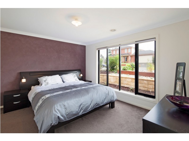 4 Daventry Court, Berwick VIC 3806