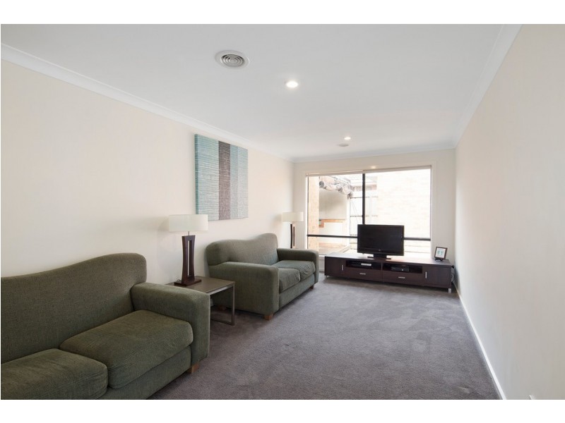 4 Daventry Court, Berwick VIC 3806