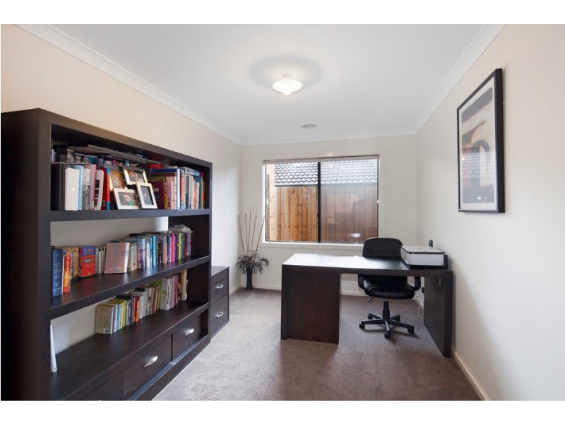 4 Daventry Court, Berwick VIC 3806