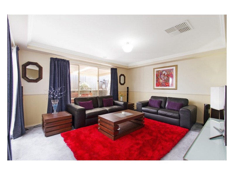 89 Bemersyde Drive, Berwick VIC 3806