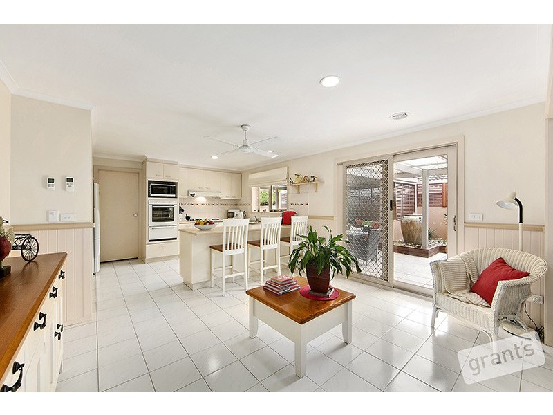 21 Hedgeley Drive, Berwick VIC 3806