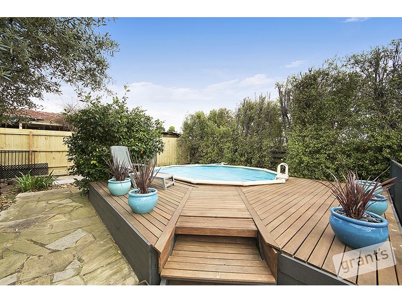 21 Hedgeley Drive, Berwick VIC 3806