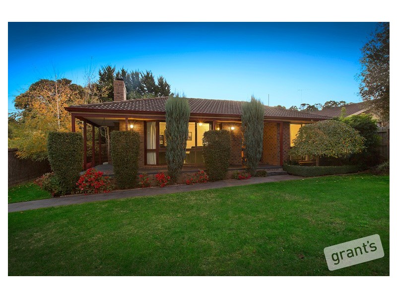 21 Harkaway Road, Berwick VIC 3806