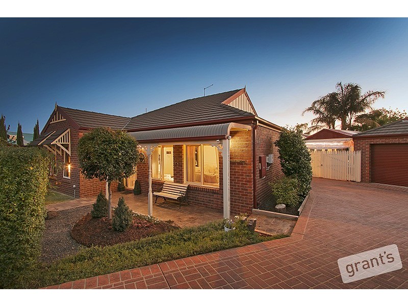 4 Furness Court, Berwick VIC 3806