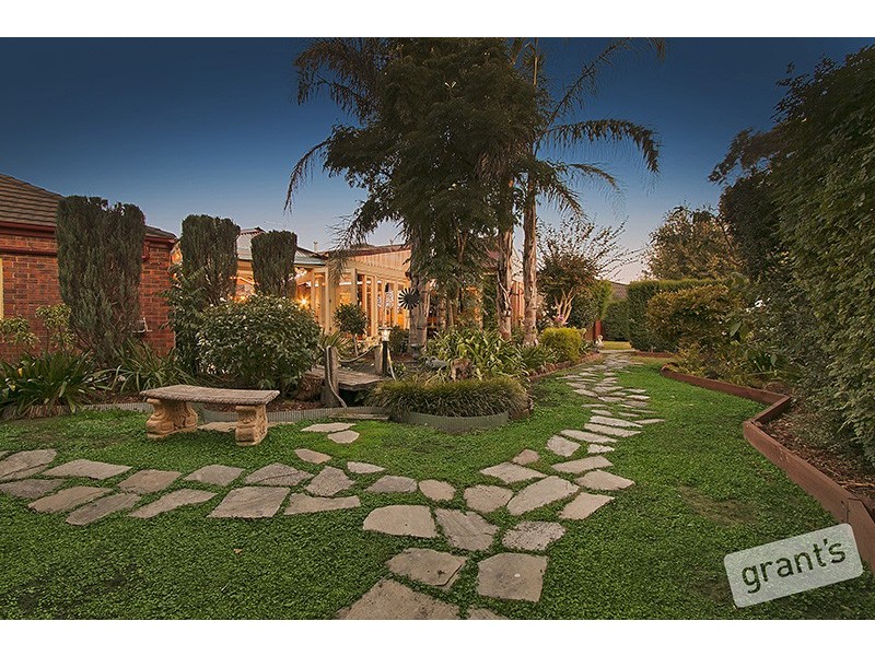 4 Furness Court, Berwick VIC 3806