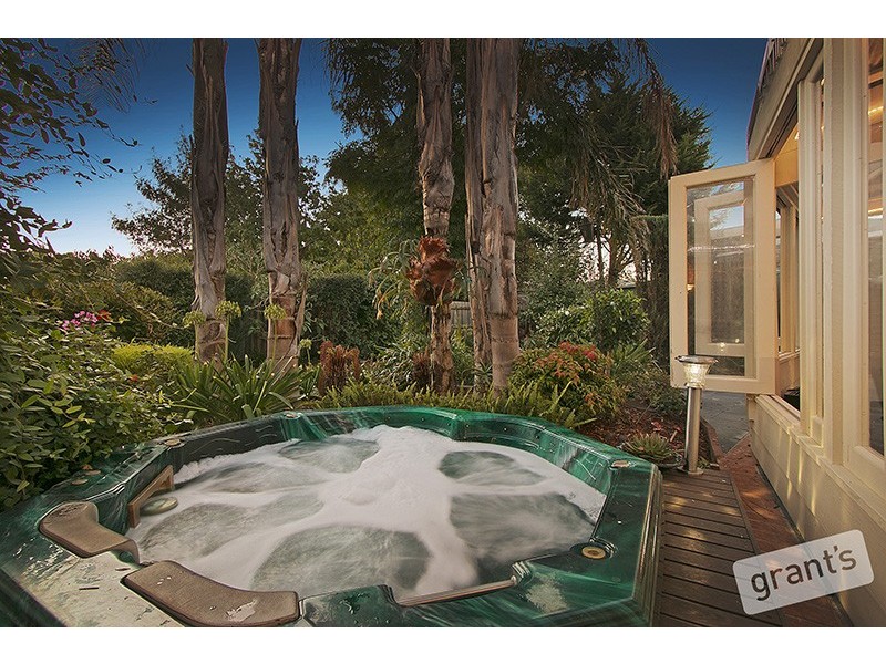 4 Furness Court, Berwick VIC 3806