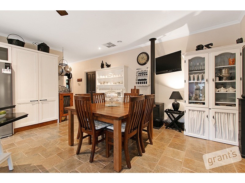 4 Furness Court, Berwick VIC 3806