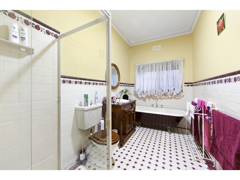 4 Hilda Court, Berwick VIC 3806