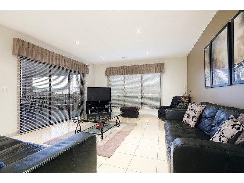 94 Fairholme Boulevard, Berwick VIC 3806