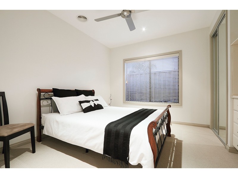 94 Fairholme Boulevard, Berwick VIC 3806