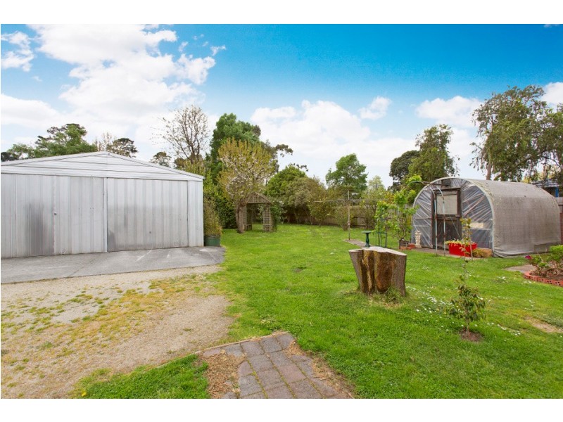 8 Castlegate Place, Berwick VIC 3806