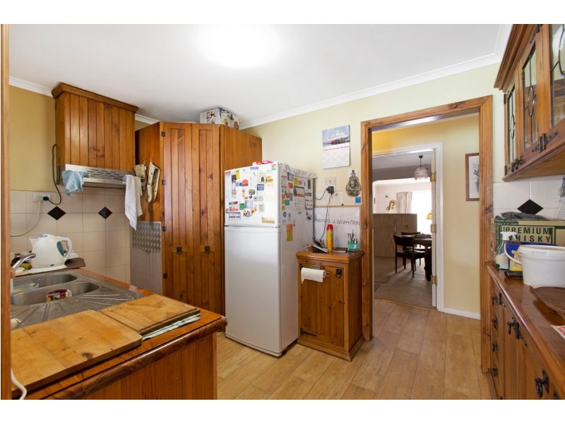 8 Castlegate Place, Berwick VIC 3806