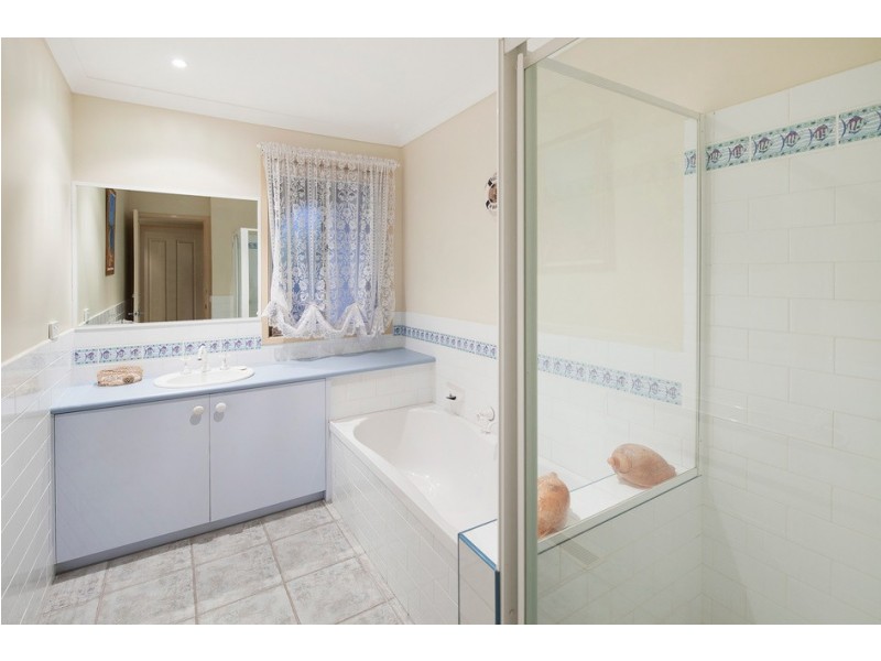 6 Kingsmere Drive, Berwick VIC 3806