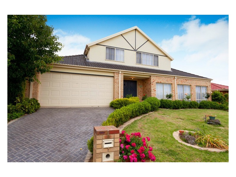 8 Bundoora Court, Narre Warren South VIC 3805