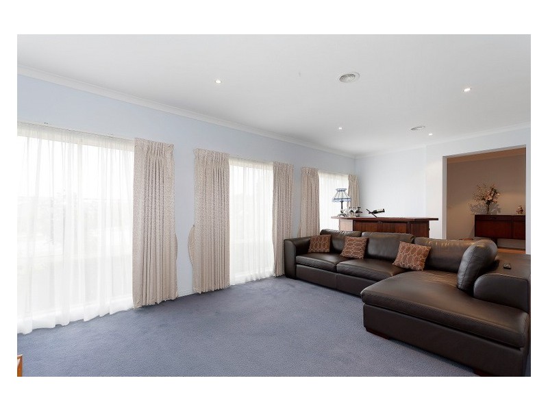 8 Bundoora Court, Narre Warren South VIC 3805