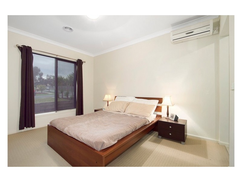 17 Montpelier Drive, Berwick VIC 3806