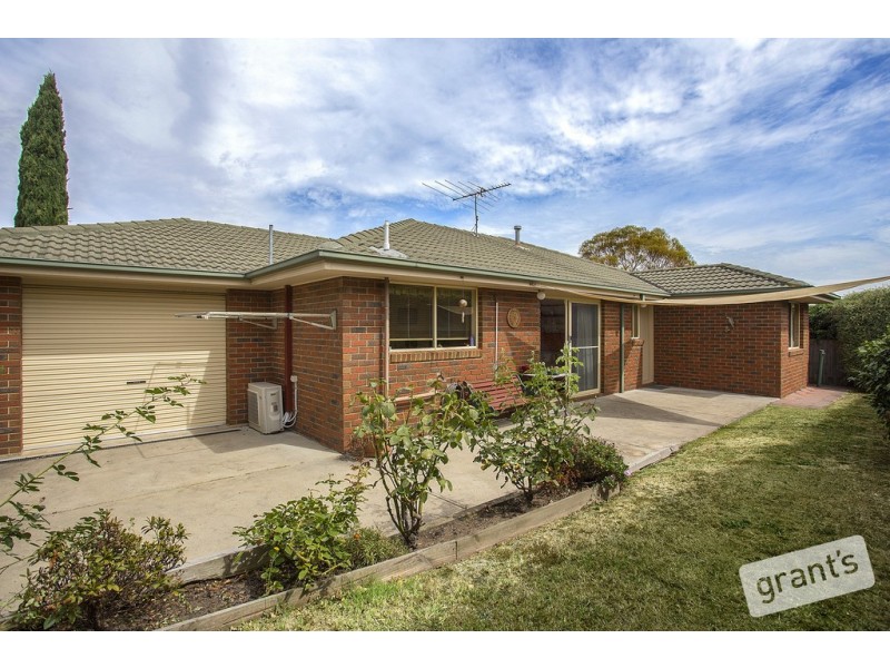 76 Wintersun Road, Berwick VIC 3806