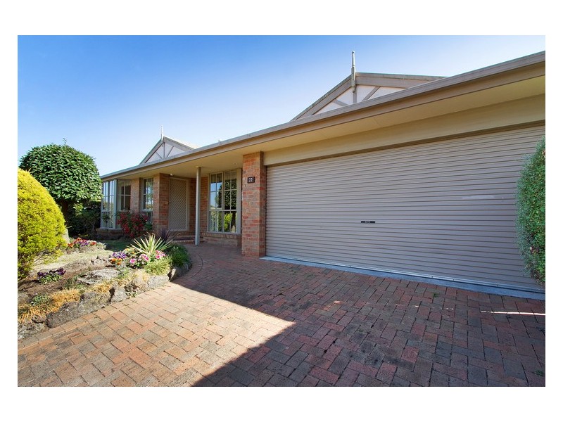 22 Warrawong Drive, Berwick VIC 3806