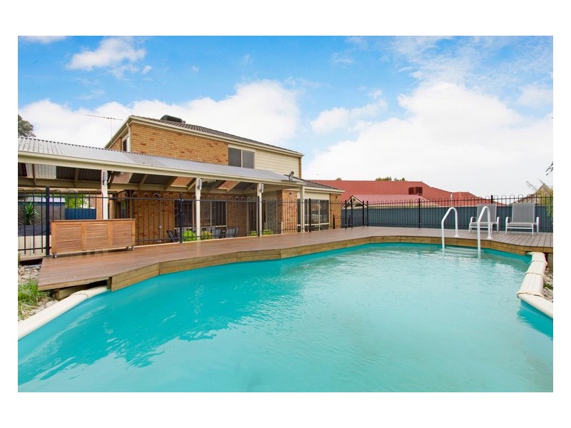 2 Holder Place, Berwick VIC 3806