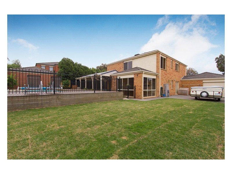 2 Holder Place, Berwick VIC 3806