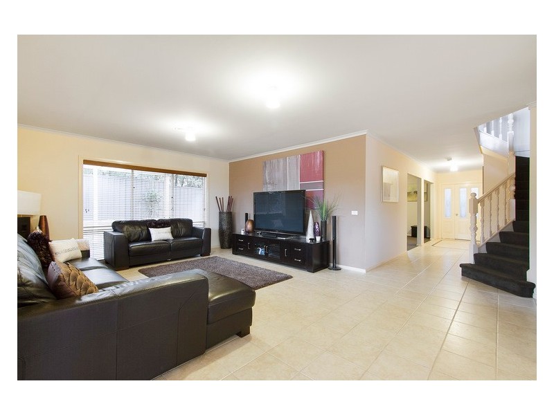 2 Holder Place, Berwick VIC 3806