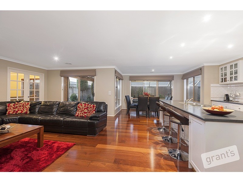 18 Daventry Court, Berwick VIC 3806