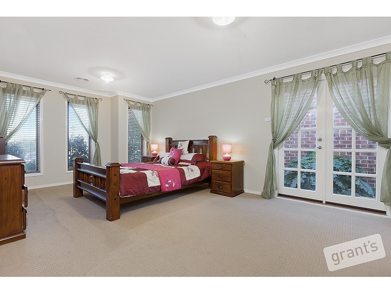 18 Daventry Court, Berwick VIC 3806