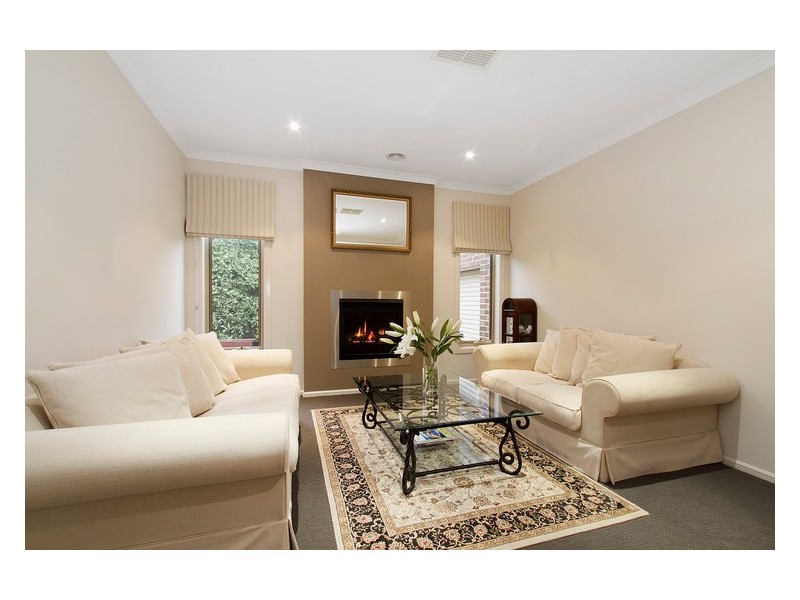 19 Bryn Mawr Boulevard, Berwick VIC 3806