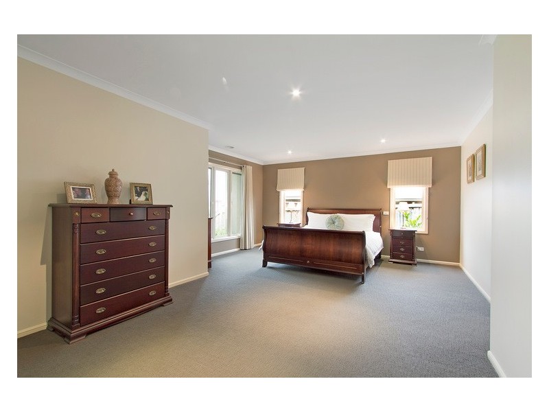 19 Bryn Mawr Boulevard, Berwick VIC 3806