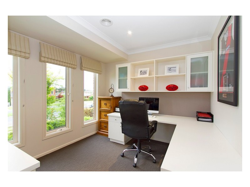 19 Bryn Mawr Boulevard, Berwick VIC 3806