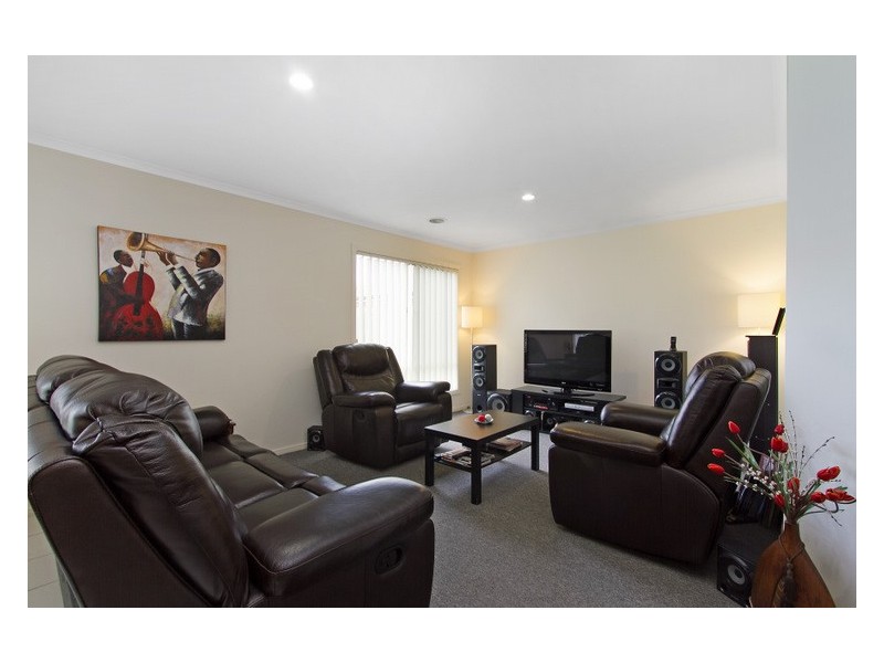 27 Elida Crescent, Narre Warren South VIC 3805