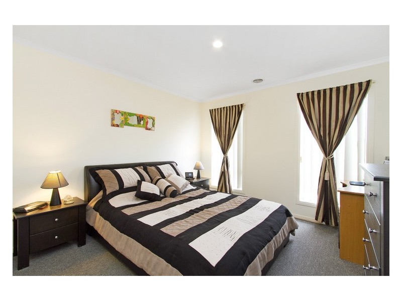 27 Elida Crescent, Narre Warren South VIC 3805