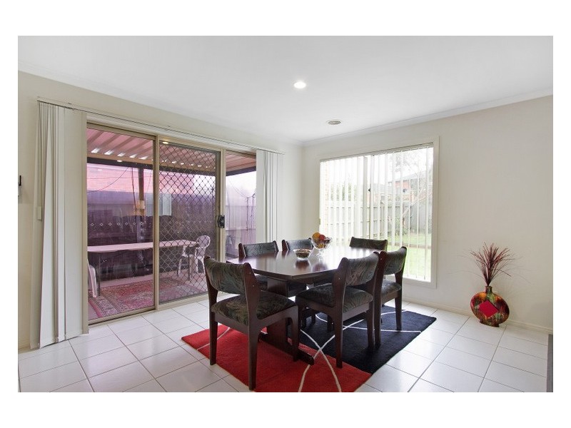 27 Elida Crescent, Narre Warren South VIC 3805