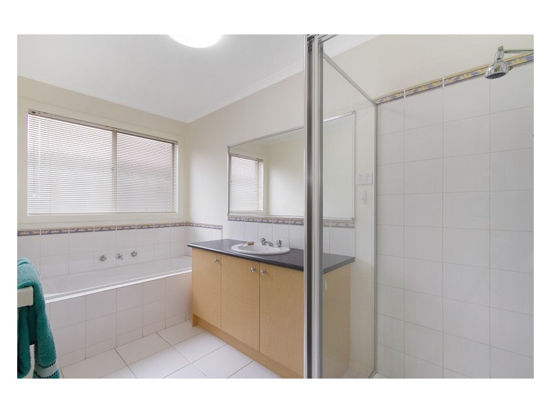 27 Elida Crescent, Narre Warren South VIC 3805