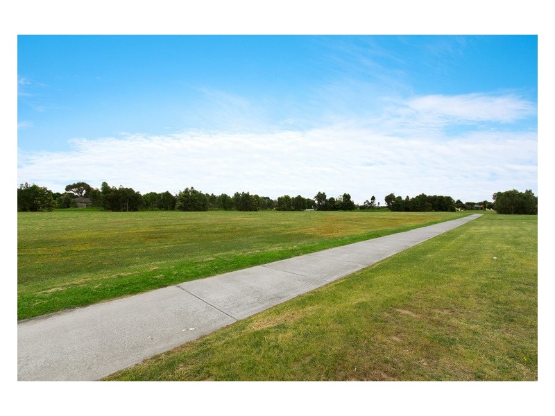 27 Elida Crescent, Narre Warren South VIC 3805