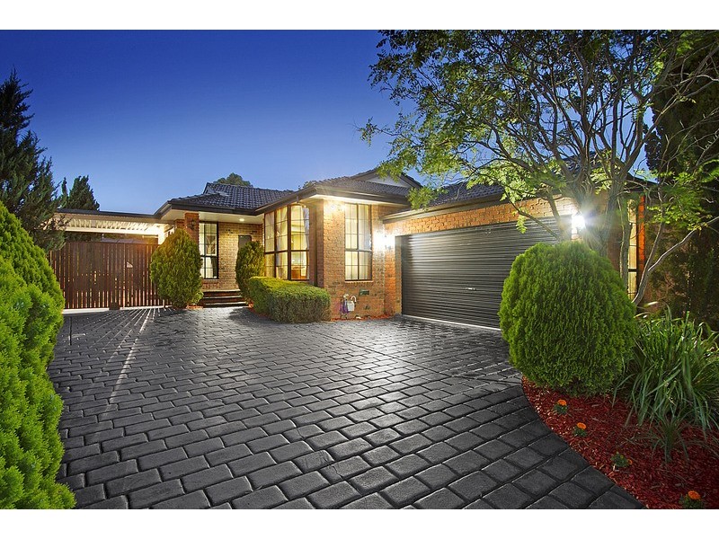 6 Wimmera Court, Berwick VIC 3806