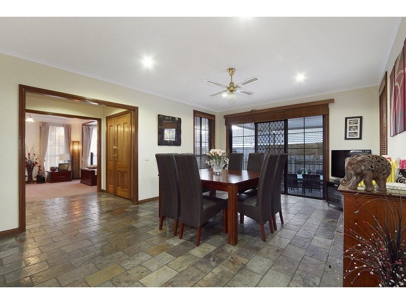 6 Wimmera Court, Berwick VIC 3806