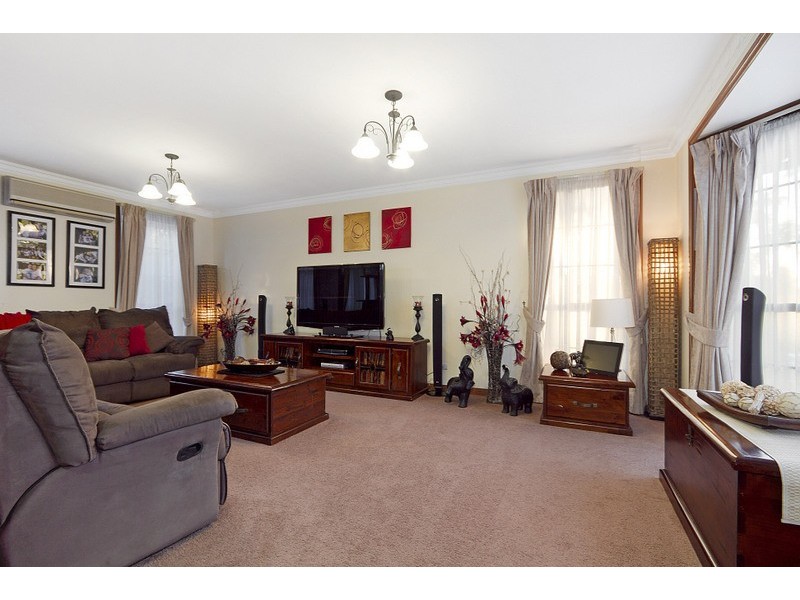 6 Wimmera Court, Berwick VIC 3806