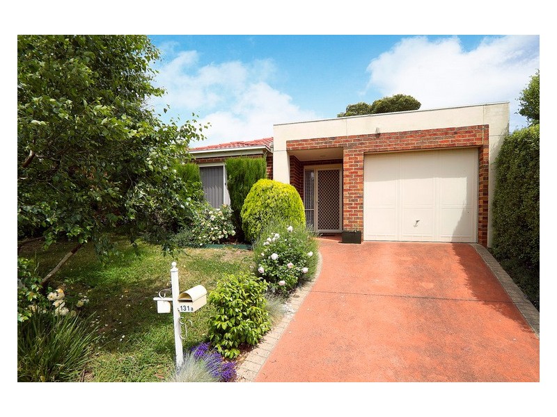 131a Bemersyde Drive, Berwick VIC 3806