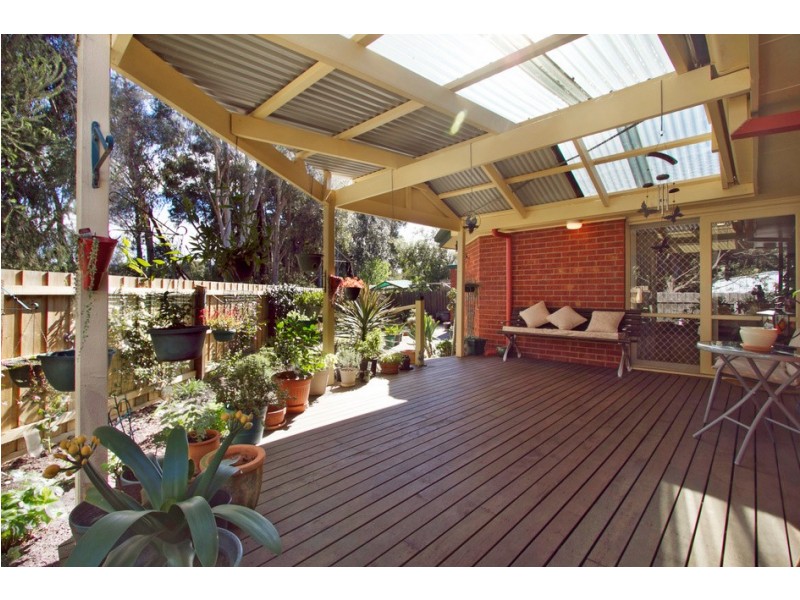 2/27 Florence Avenue, Berwick VIC 3806