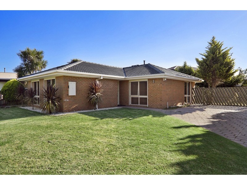9 Narellan Drive, Hampton Park VIC 3976