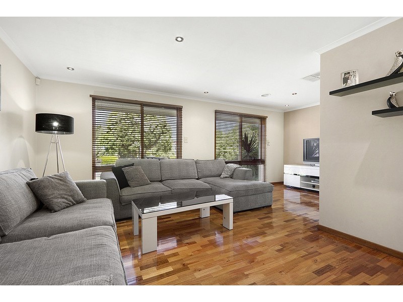 9 Narellan Drive, Hampton Park VIC 3976