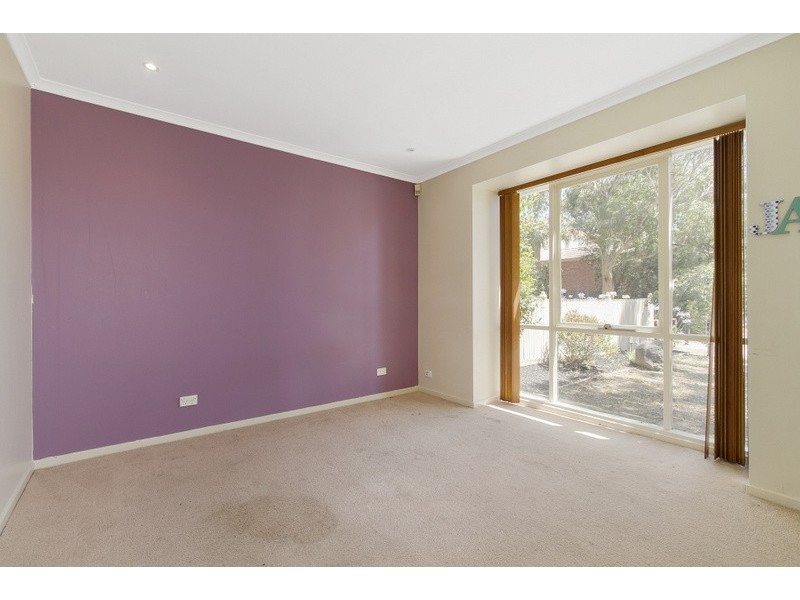 27 Adelong Court, Berwick VIC 3806