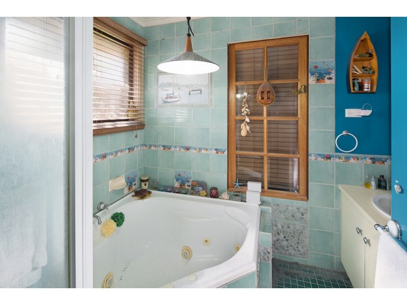 8 Clairmont Avenue, Cranbourne VIC 3977