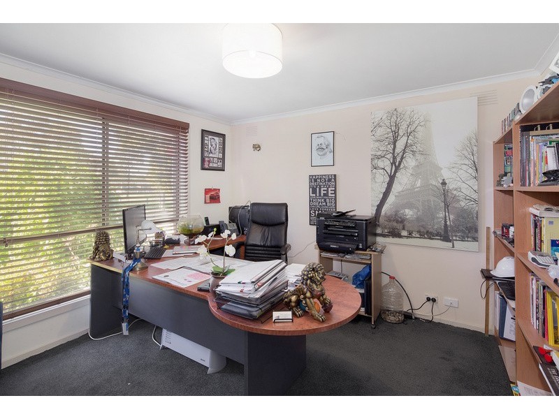 10 Clairmont Avenue, Cranbourne VIC 3977