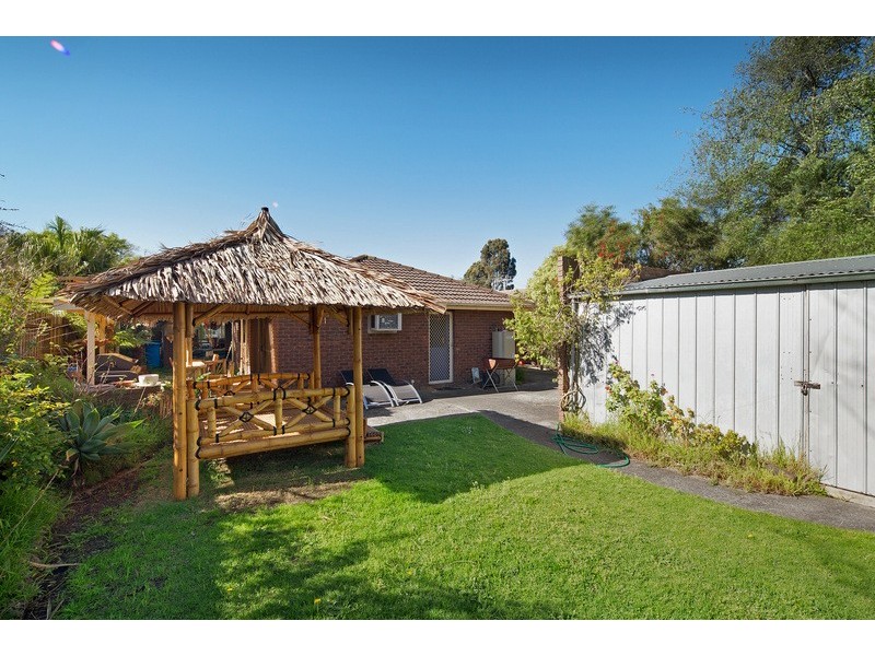 10 Clairmont Avenue, Cranbourne VIC 3977