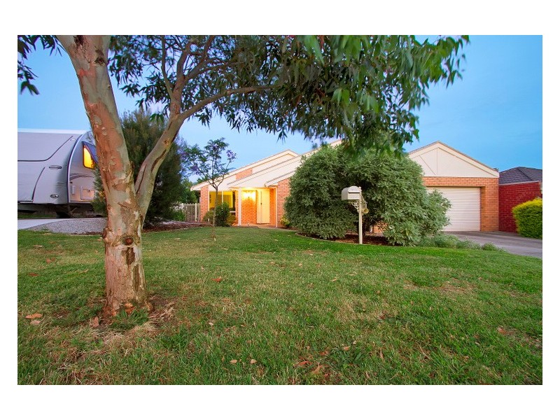 12 Mitchell Court, Berwick VIC 3806